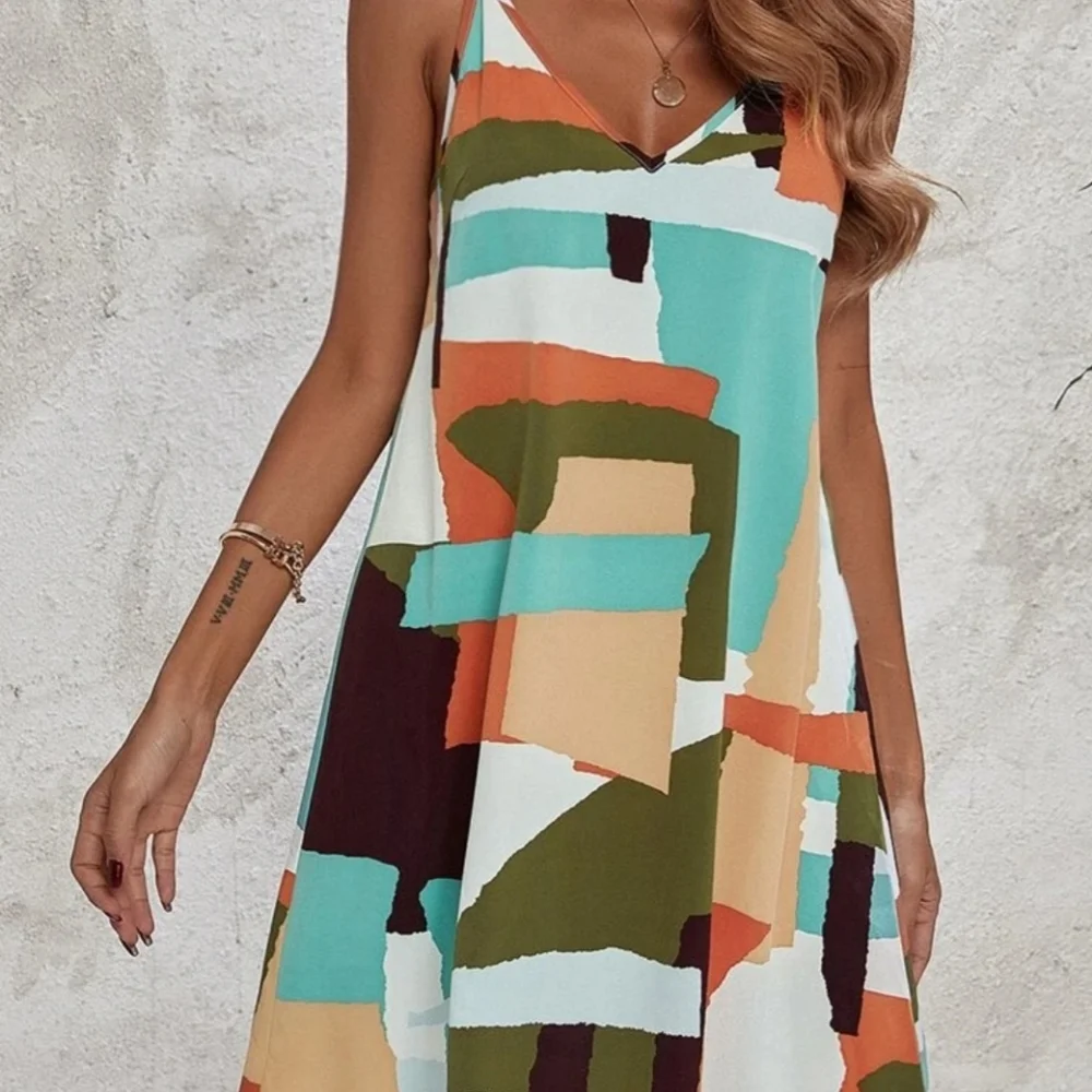 Dress - Picture 4 of 4